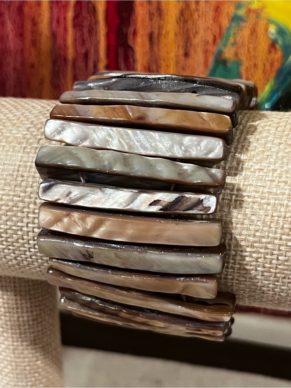 Natural Shell Stretch Bracelet — Neutral Brown & Pearl Tones